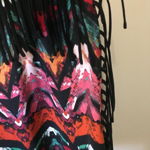 Arizona Bohemian Fusion Tassel Hemmed Tank - Picture 9 of 15